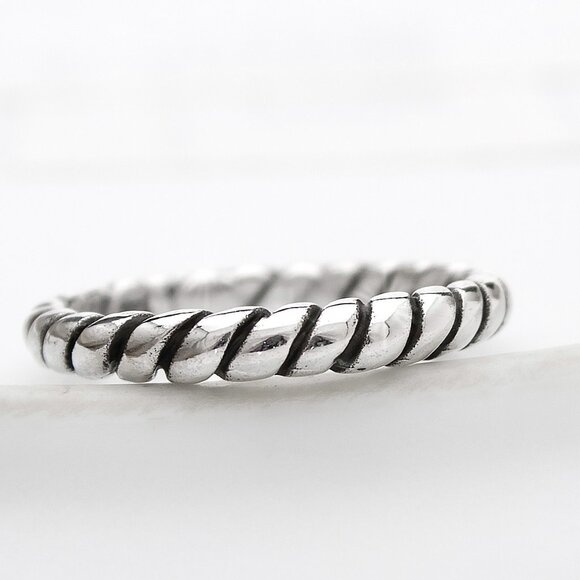 Twisted Silver Band Ring, Stackable Polished Ring, Real 925 Sterling Silver Sz 7 - Picture 1 of 1
